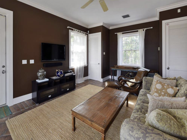 Carriage House costs Extra